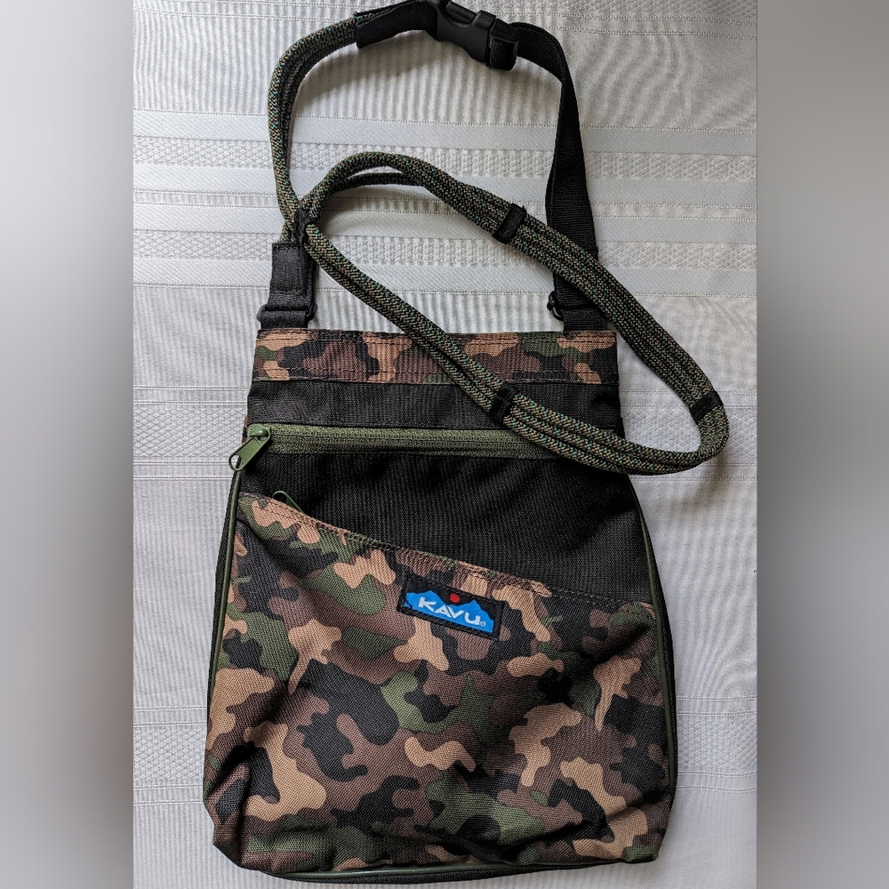 Kavu Women’s Camo Crossbody Bag - Olive/Grey